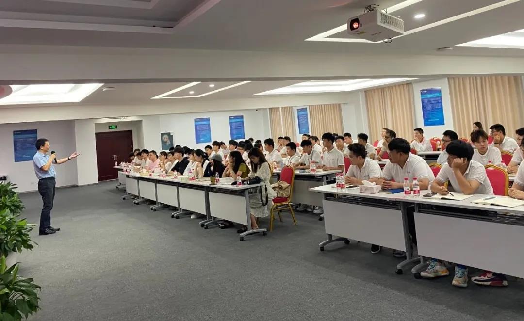 公司組織2021級校招新員工培訓(xùn)