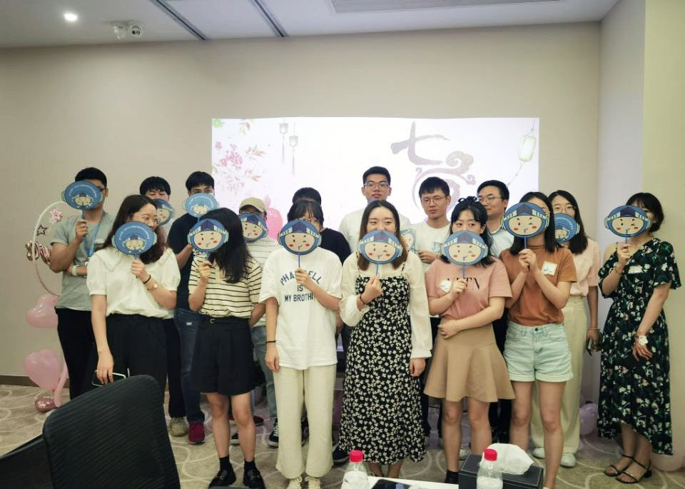 公司團(tuán)委聯(lián)合浙商中拓團(tuán)委、浙江軌道集團(tuán)團(tuán)委、省海運(yùn)集團(tuán)團(tuán)委、省經(jīng)投公司團(tuán)總支共同舉辦“七夕尋緣 浪漫牽手”主題活動(dòng)